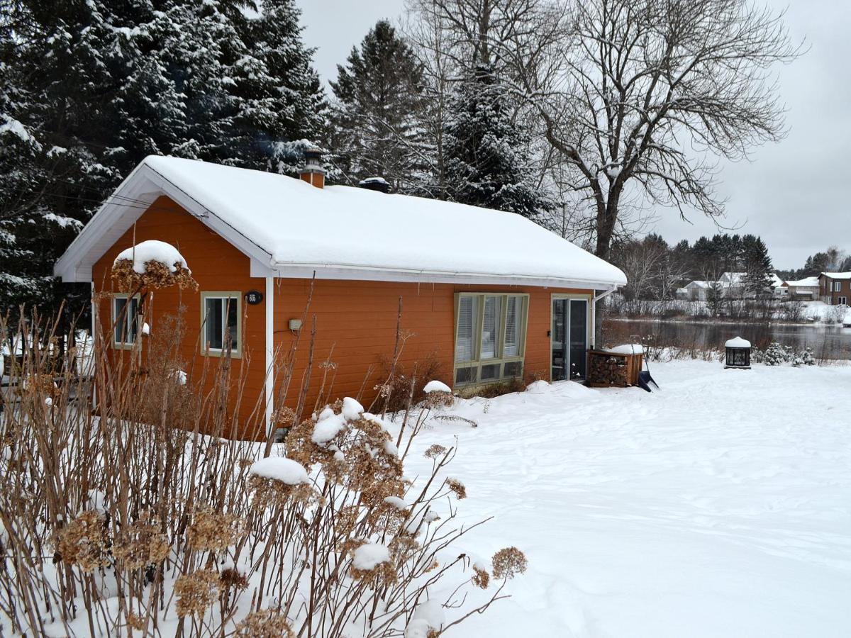 Les 4 Chalets - Le 605 Lac-Saint-Paul ภายนอก รูปภาพ