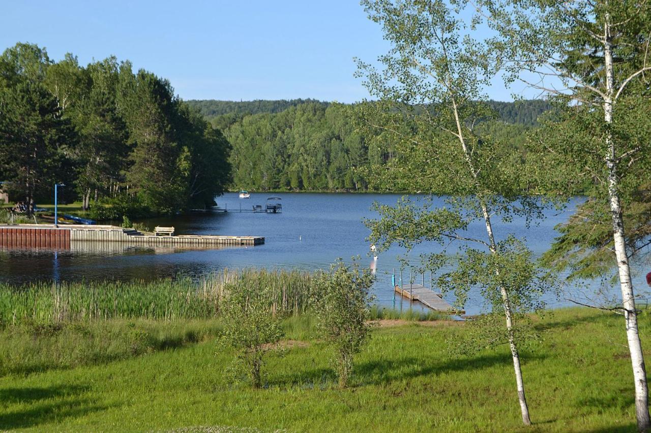 Les 4 Chalets - Le 605 Lac-Saint-Paul ภายนอก รูปภาพ